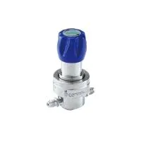 Регулятор AMFLO UHP AU24 Материал: Код Z (Body,Poppet, Nozzle,Diaphragm,Gland-SUS316L,Seat: PCTFE) ; Поверхность 0.13 um; 4х портовый с манометрами, вх. давл. 159 бар, CV-0.45